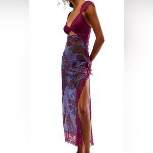 Floral Lace Women’s Maxi Dress - slits up sides